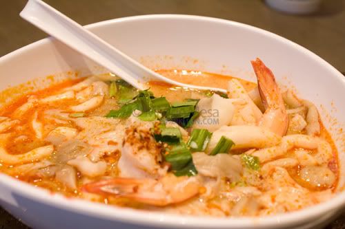 Tom Yum Goong Noodle Soup at Siam Paragon Food Court Tom Yum Goong Noodle Soup at Siam Paragon Food Court