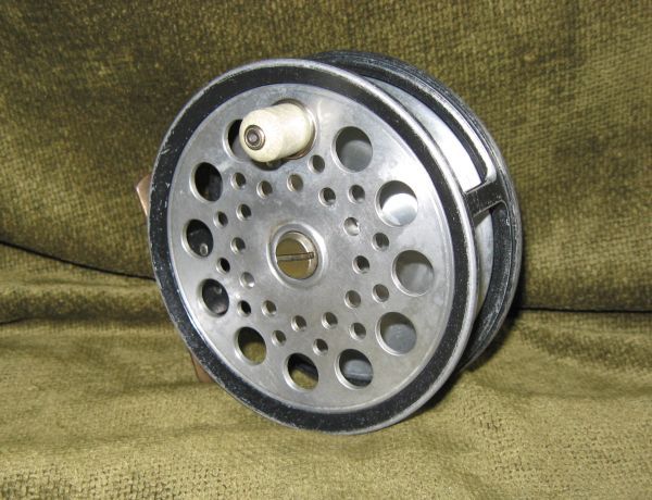 J.W Young Beaudex Reel 5/6 Wt in Fly Reels