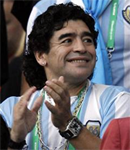Maradona fiaknt szereti Tevezt