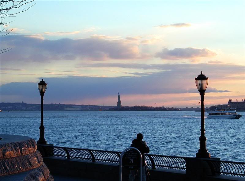 IMAGE: http://i76.photobucket.com/albums/j23/shortwave5/P1010053crpMedium.jpg