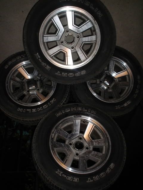 http://i76.photobucket.com/albums/j25/2mkscreen/rims/DSC04477.jpg