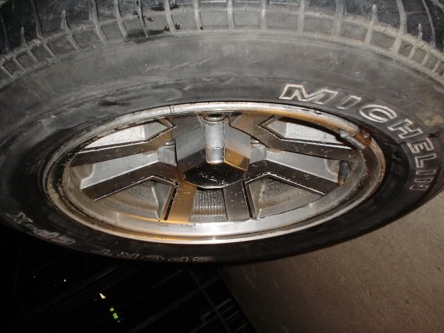 http://i76.photobucket.com/albums/j25/2mkscreen/rims/DSC04484.jpg