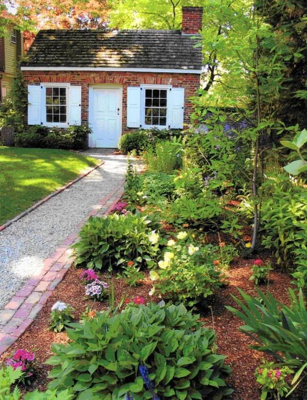 e A nice gardening shed