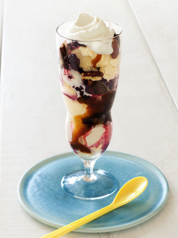 Warm Blackberry Pie Ice Cream Sundae recipe Warm Blackberry Pie Ice Cream Sundae recipe