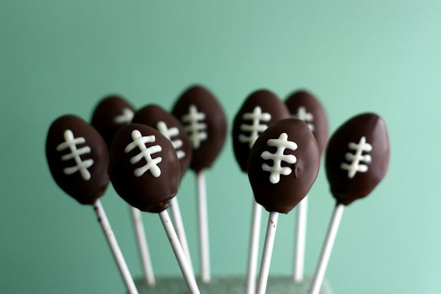 Super Bowl Dessert Ideas: Football cake pops Super Bowl Dessert Ideas: Football cake pops