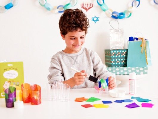 Hanukkah crafts for kids from Kiwi Crate Hanukkah crafts for kids from Kiwi Crate