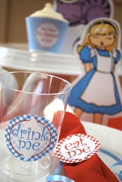 Paper & Cake's Alice in Wonderland party Paper & Cake's Alice in Wonderland party