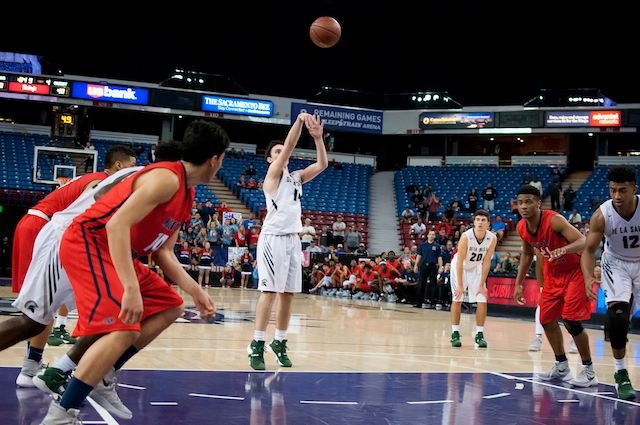 De La Salle's Colby Orr shoots the NorCal Open Division title-winning free throw