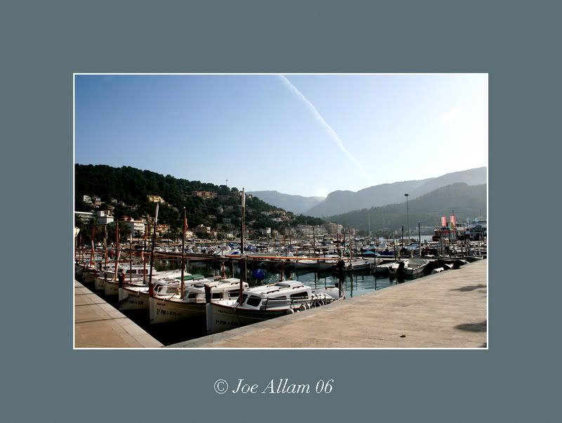 IMAGE: http://i76.photobucket.com/albums/j30/dR_MoSEs/boat-corner.jpg