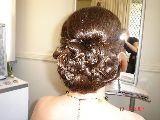 romantic_wedding_hairstyle picture