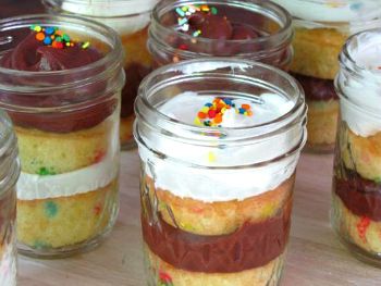 Mason Jar Cupcakes | THe Studio