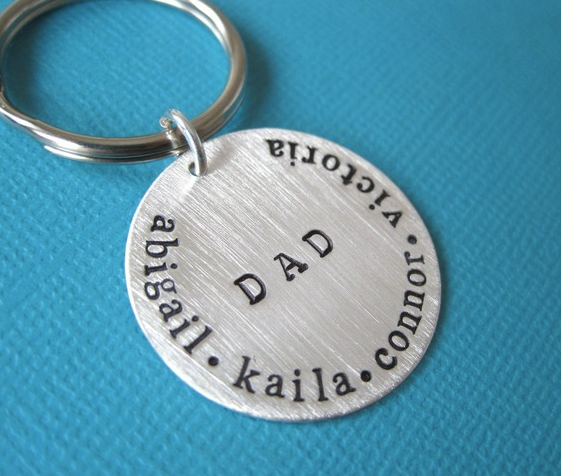 Father's Day gift idea: kids' names stamped on keychain