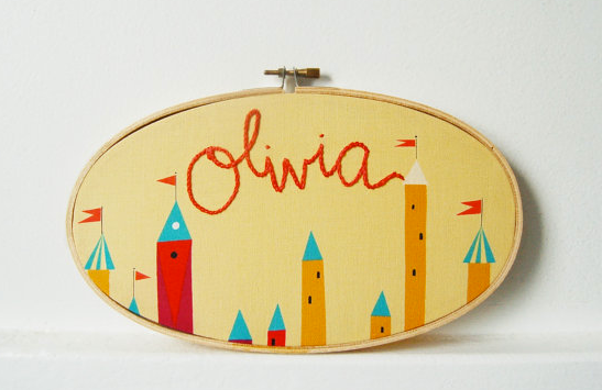 Cool kids' rooms: Personalized embroidery art