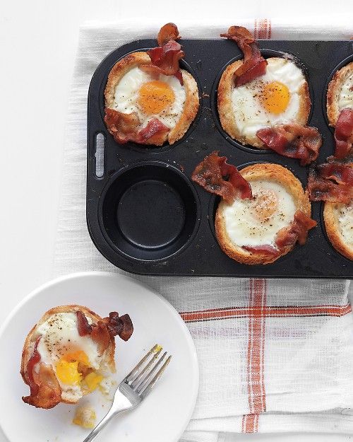 Christmas Brunch: Bacon, Egg and Toast Cups