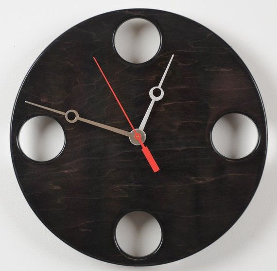Whitevan minimalist clock