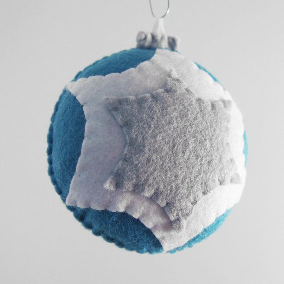 Custom handmade felt ornaments | Eleni Creative 