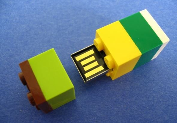 Lego flash drive DIY project at Maker Camp on Cool Mom Tech 