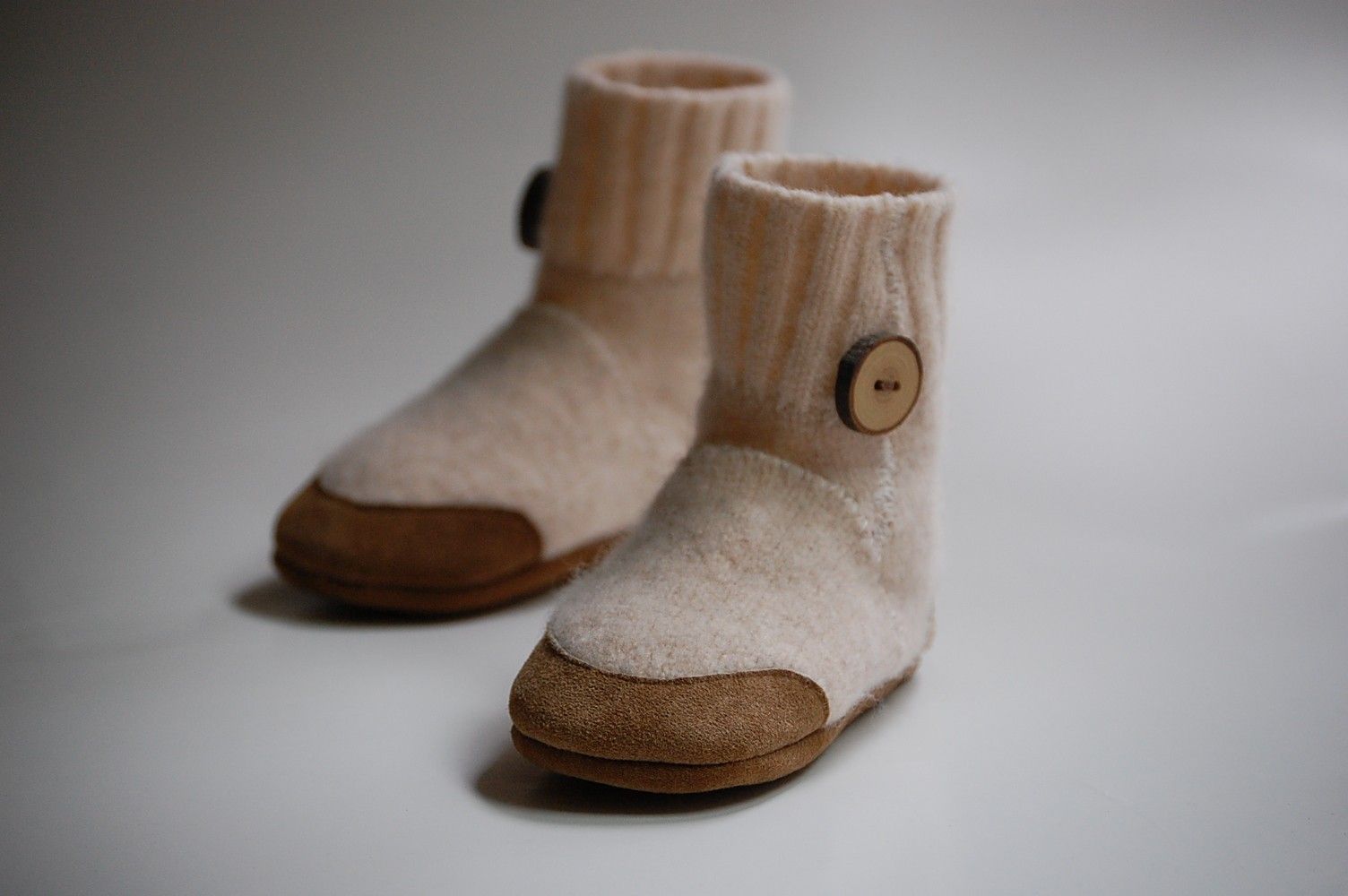 Recycled lambswool baby boots from Wooly Baby