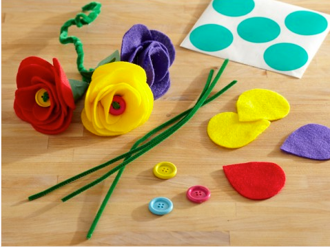 Kiwi Crate Felt Flowers craft kit on Cool Mom Picks