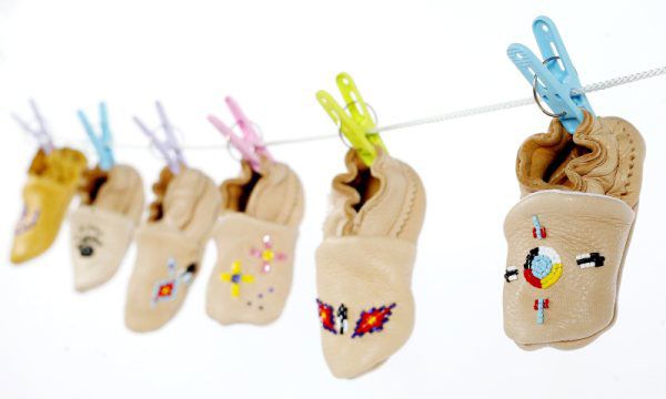 Handmade baby moccasins by Quemeez