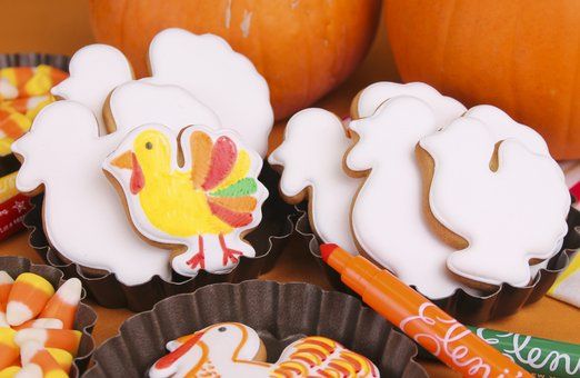 Color in Thanksgiving day cookies on Cool Mom Picks