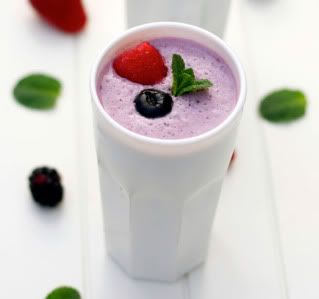 Mixed Berry, Oat and Almond Smoothie on Cool Mom Picks