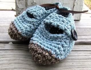 Knit organic cotton baby booties