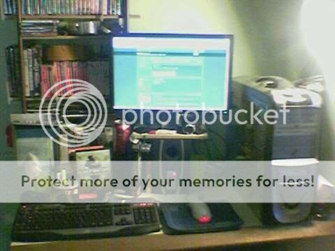 https://i76.photobucket.com/albums/j34/Nachtefuchs/Desk2.jpg